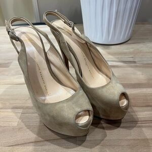 GIUZEPPE ZANOTTI Sharon Beige Suede Peeptoe Pump Size 35.5/ US 5.5